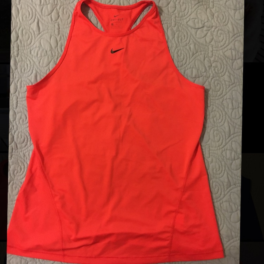 Nike women’s tank Size L